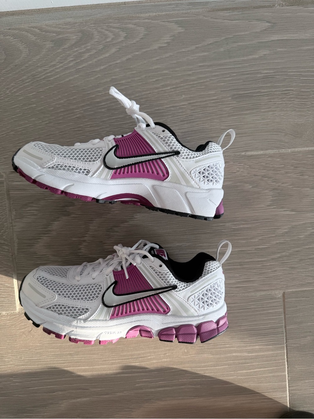 Nike vomero size 5